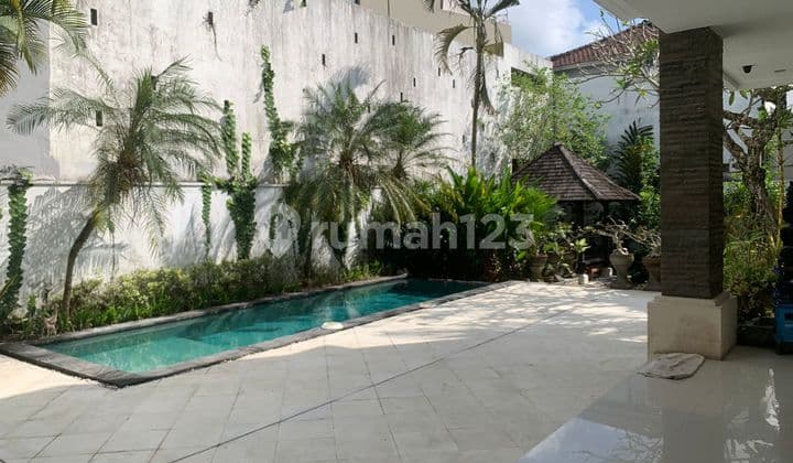 Kerobokan Villa, Badung