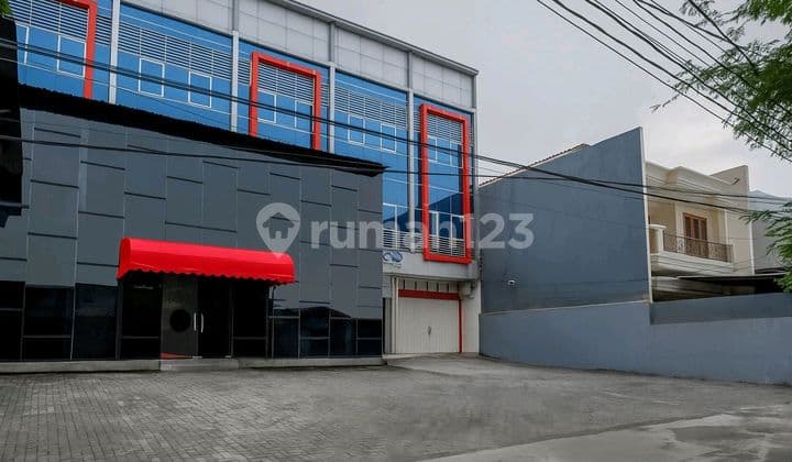 Ready-to-Use Exclusive Shop House – Prime Location, Perfect for Spa & Wellness