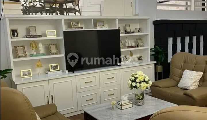 Rumah Cantik 3 Lantai Siap Huni Strategis di Kebayoran Bintaro, Tangerang Selatan