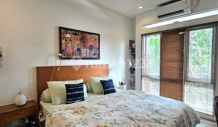 Rumah Cantik Gaya Tropis Lingkungan Asri Dalam Cluster di Bintaro Jaya, Tangerang Selatan