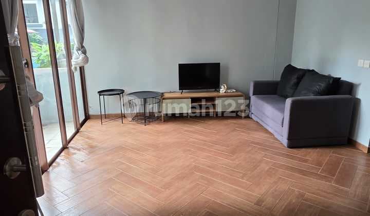 Townhouse Indah Akses Mudah Siap Huni Lingkungan Asri di Vanya Park Carnelian, BSD - Tangerang