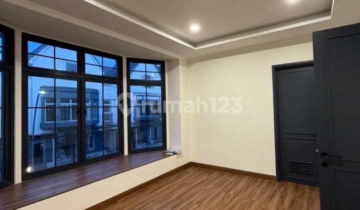 Rumah Cantik 2 Lantai Siap Huni di Cluster Louise Summarecon Gading Serpong, Tangerang