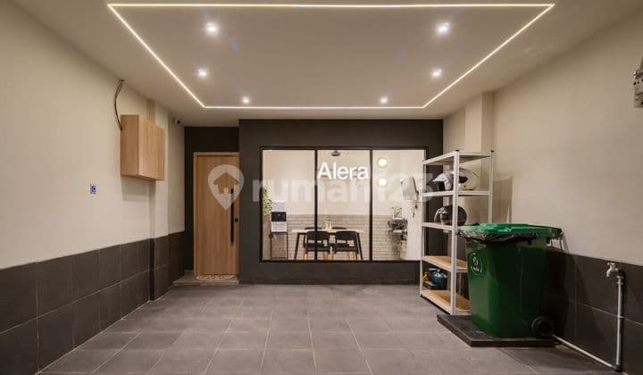 Quick Sale Luxury Boarding House in Pinangsia, Strategic Location, 4.5 Floors