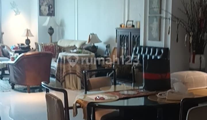 Disewakan. Apartemen Riverside LT 198M2 Full Furnished