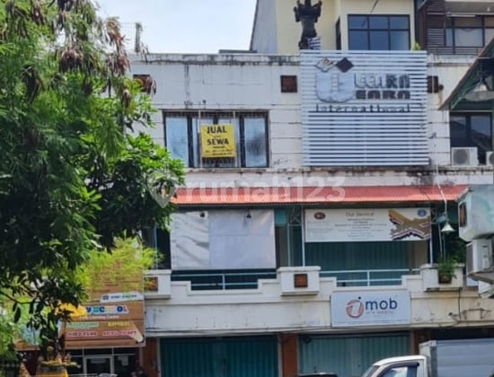 For rent. Shop house. 3.5 Floors Denpasar Bali