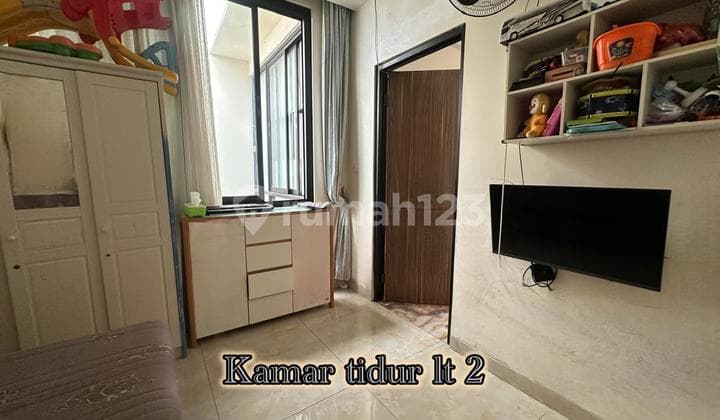 Translation: For Sale House. Muara Karang 3, Freehold Title, Land Area 168 m²