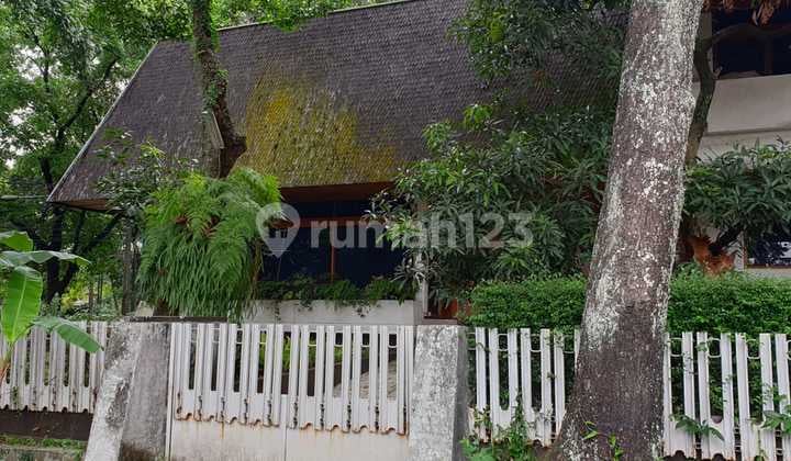 Rumah Mewah Di Daerah Premium . Sayap Dago