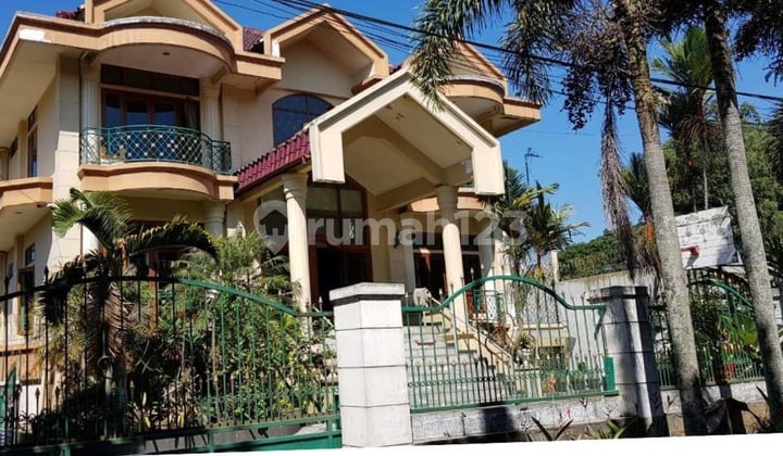 Rumah Mewah Rasa Villa Daerah Bandung 'atas' Sejuk. Setiabudhi, Eldorado