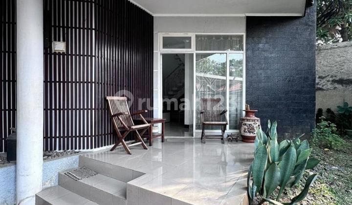 Ready-to-Occupy House with Private and Quiet Location in Cipete, South Jakarta