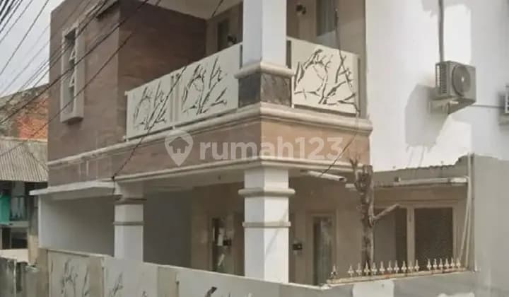 Rumah Bagus Siap Huni Posisi Hoek di Cipulir Jakarta Selatan