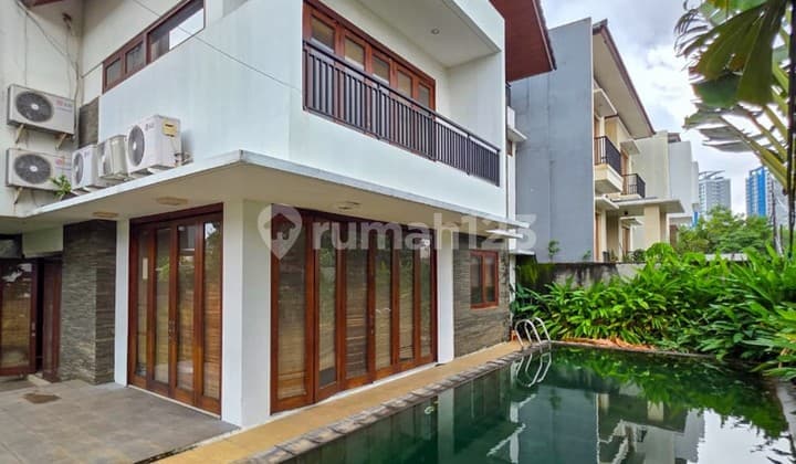 Rumah Cilandak Dekat dengan Pondok Indah Hoek