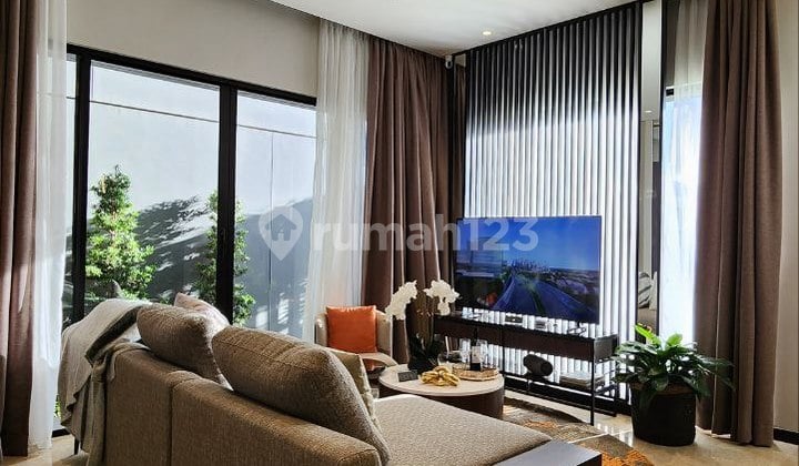 Rumah Mewah 3 Lantai Lebar 8 Lokasi Dijantung Kota BSD Hanya M-An
