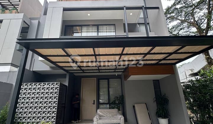 Jarang Ada! Rumah Nyaman&Asri Hadap Taman 3 Lantai BSD City