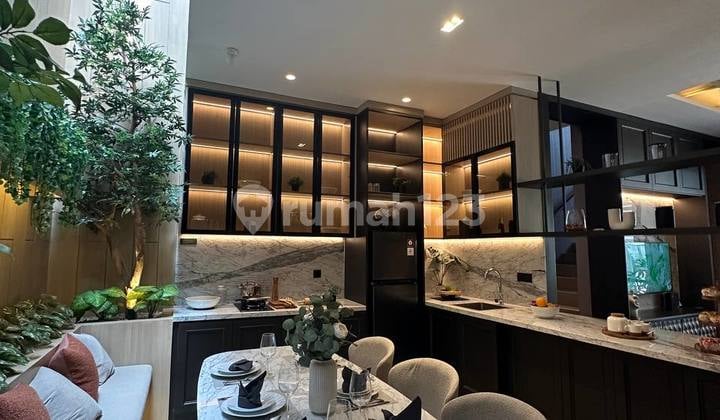 Hunian Nyaman & Asri Desain Modern Terbaru 3 Lantai