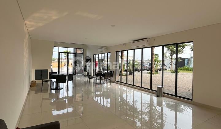 Studioloft 3 Lantai Full Hadap Jalan di Aniva