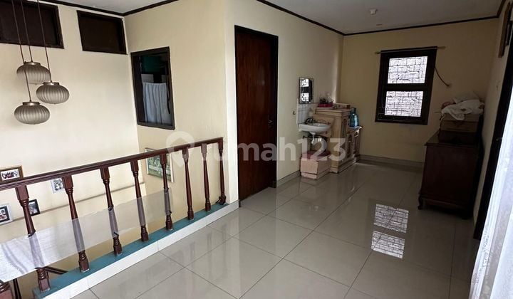 Termurah! Jual Cepat Rumah 2 Lantai di Dekat Stis