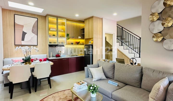 Under 2 M! Rumah Lebar 7 3 Lantai Lokasi Strategis Gading Serpong