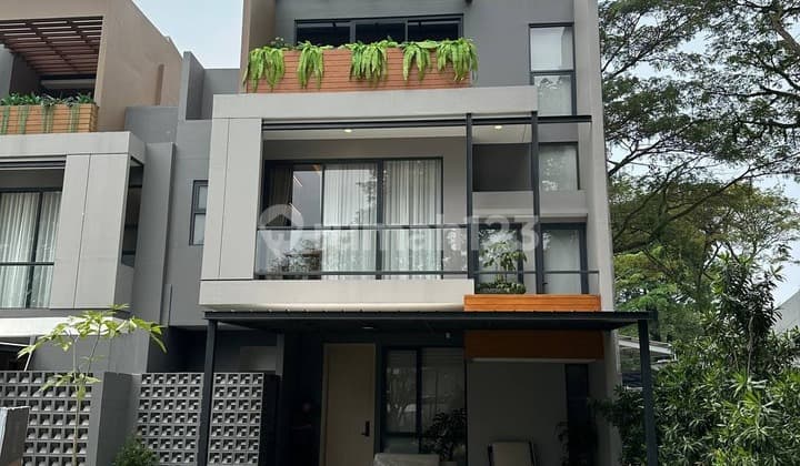Rumah Asri 3 Lantai Selangkah ke Aeon Mall BSD