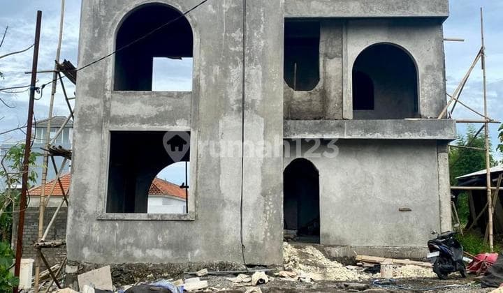 Brand New Villa Mewah Bergaya Mediterania Strategis