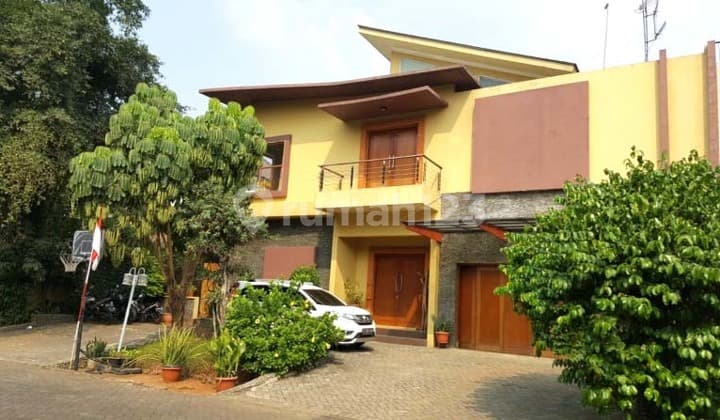 Rumah Istimewa Kemang Pratama Regensi Bekasi Jawa Barat