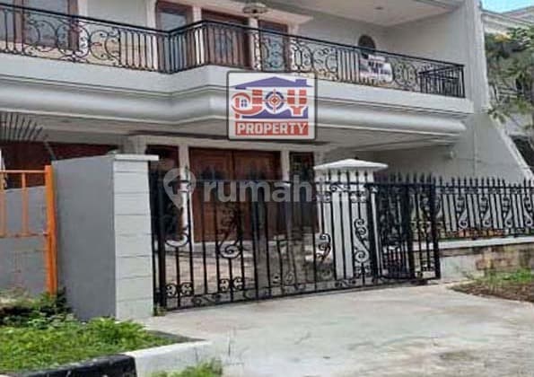 Minimalist House Facing East Intercon Complex West Jakarta