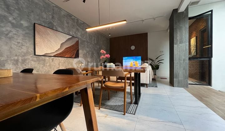 Jual Rumah Mewah Furnished Siap Huni 300Meter Dari Main Road di Ujung Berung Bandung