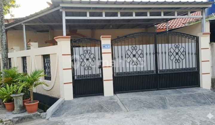 Di Jual Rumah Hook Mewah 3 Mobil di Taman Lopang Indah