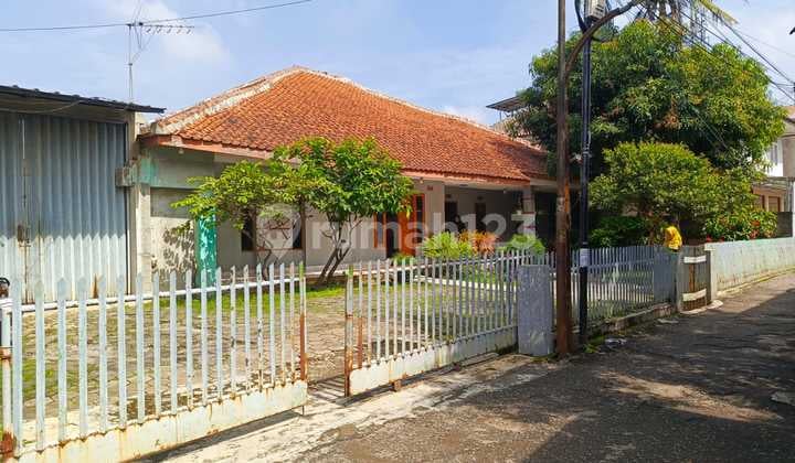 Dijual Rumah Hitung Tanah Dekat Pasar Belakang Rs Santo Yusuf Akses 1 Mobil + 1 Motor Di Cicadas Bandung