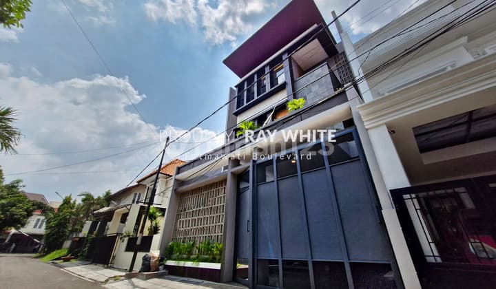 Rumah Brand New Desain Modern Siap Huni di Belakang Pondok Indah Mall