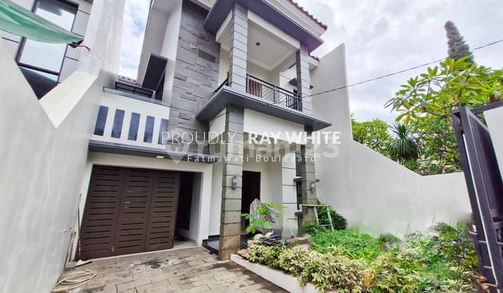 Rumah Minimalis 2 Lantai Siap Huni Area Pejaten