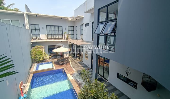 Rumah Cantik Modern Minimalis Semi Furnished Area Cilandak