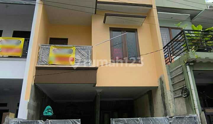Rumah Baru Siap Huni 3 Lantai Rawamangun, Jakarta Timur SHM