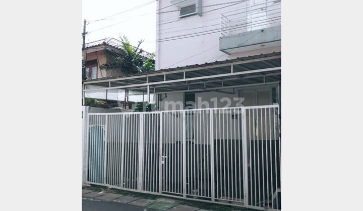Strategis, Rumah Murah 2 Lantai di Cipete Jakarta Selatan