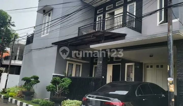 Rumah Murah 2 Lantai Full Furnished di Komplek Kayu Putih Jakarta