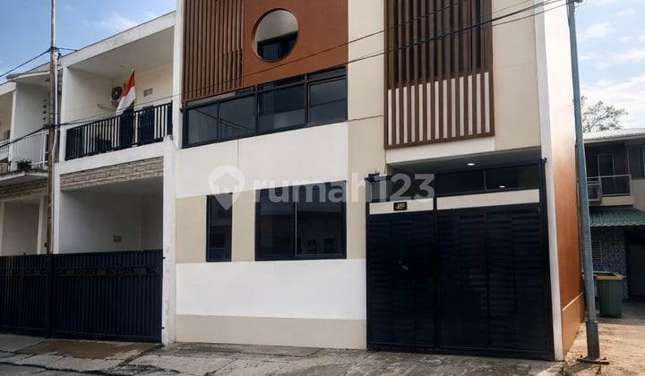 Rumah Murah 2 Lantai Dalam Komplek Ikip Duren Sawit Jakarta Timur