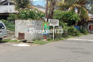 Rumah Tua Hitung Tanah Posisi Hook Dalam Komplek di Duren Sawit