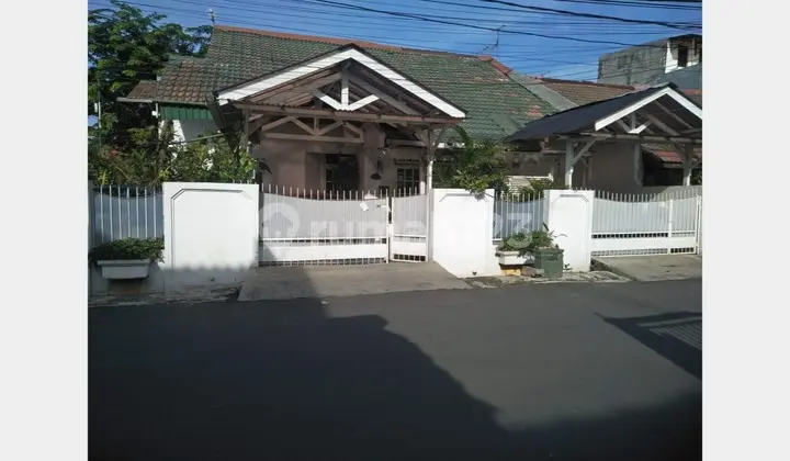 Jual Bu. Rumah 1,5 Lantai SHM di Komplek Buaran Indah Duren Sawit