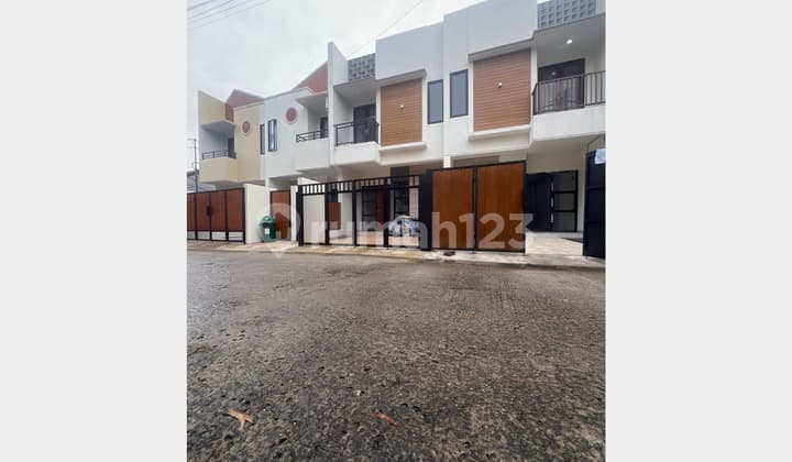 Rumah Baru 2 Lantai di Jl. Raya Kodau Jatiwarna Jatiasih Bekasi