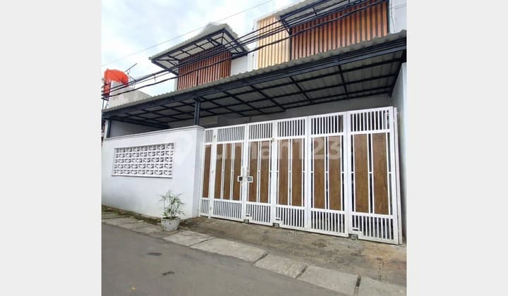 Rumah 2 Lantai Full Furnished Hanya 3 Meter Dari Jl. Raya Pemuda Rawamangun Jakarta Timur