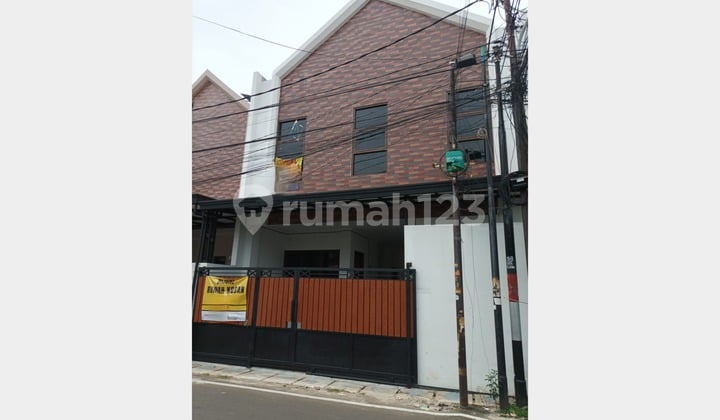 2-Story 9-Door New Building Boarding House in Duren Sawit, East Jakarta