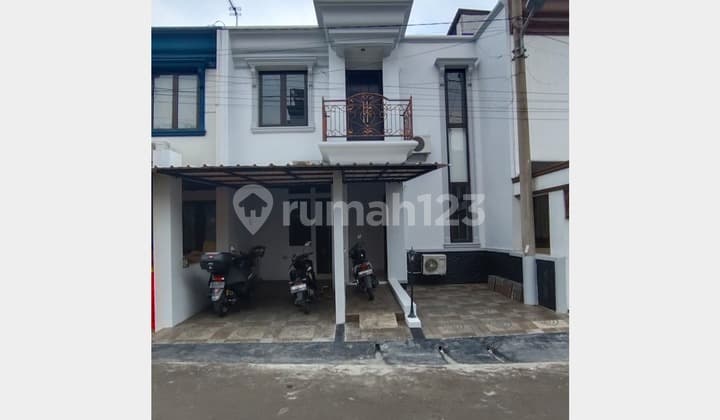 Carpot 2 Mobil. Rumah Siap Huni 2 Lantai Dalam Clusr di Cipinang Muara Jakarta Timur