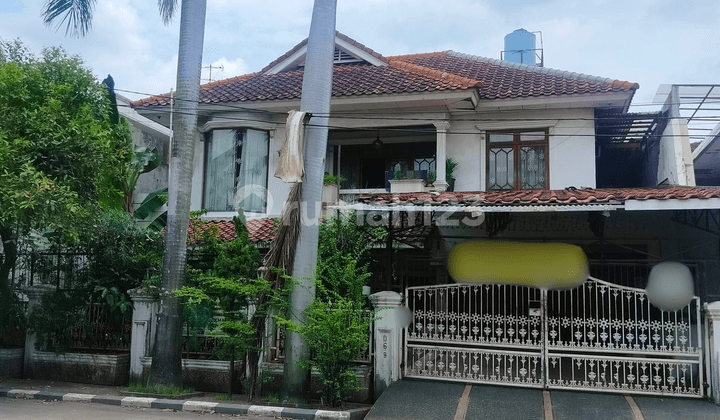 1½ Storey Very Spacious House in Green Garden Complex