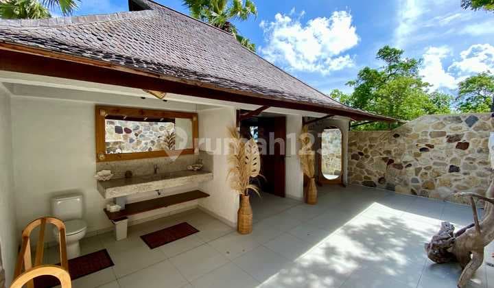 For Sale - Fully Furnished:villa Tepi Pantai Di Pulau Rote, Nusa Tenggara Timur