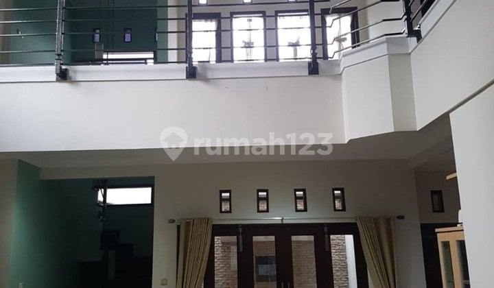 Rumah Terawat Dalam Komplek Bougenville One Gate System Antapani Area