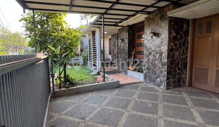 Rumah di Sayap Jl. Supratman Dekat Jl. Riau dan Gasibu Bandung