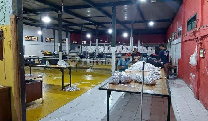 Pabrik, Rumah, Lapangan Futsal dan Kost An Dalam Satu Area di Antapani Bandung