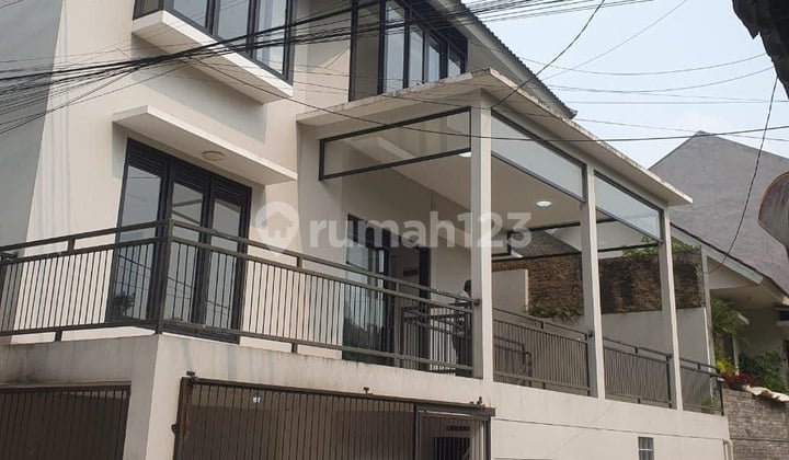Newly Renovated 2-Story House in Sariwangi Regency, Cihanjuang
