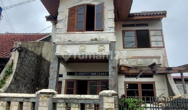 Rumah Dalam Komplek Kiara Sari Bandung