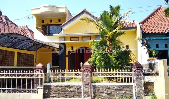 Rumah Dalam Komplek One Gate System Dekat Main Road Antapani Area