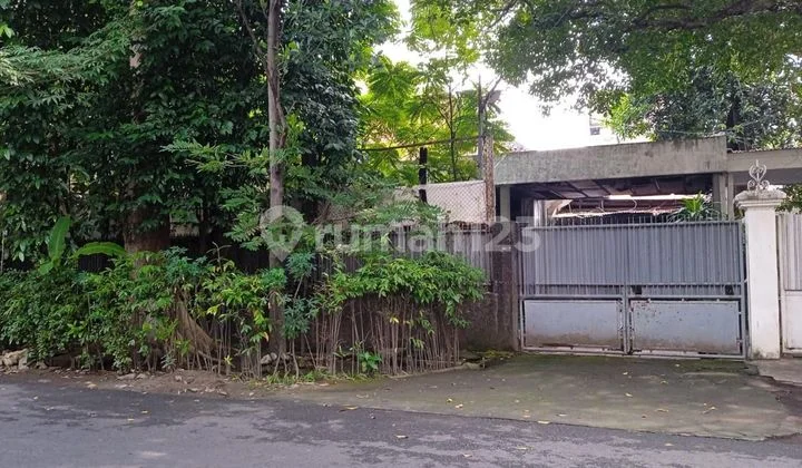 For Sale: Downtown House on Melati Street Near Tunjungan Plaza For Sale: Downtown House on Melati Street Near Tunjungan Plaza